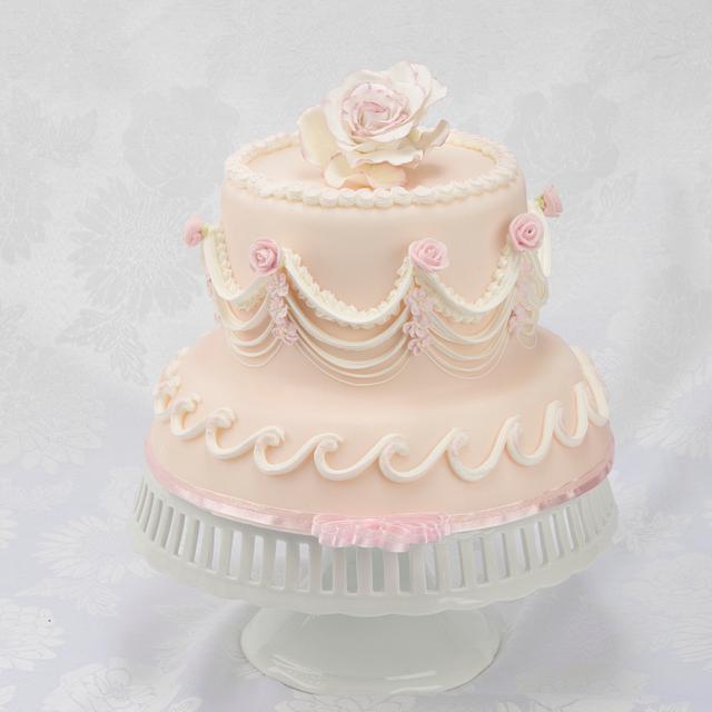 Lambeth String Work Cake 🎂 Decorated Cake by Bobbie CakesDecor