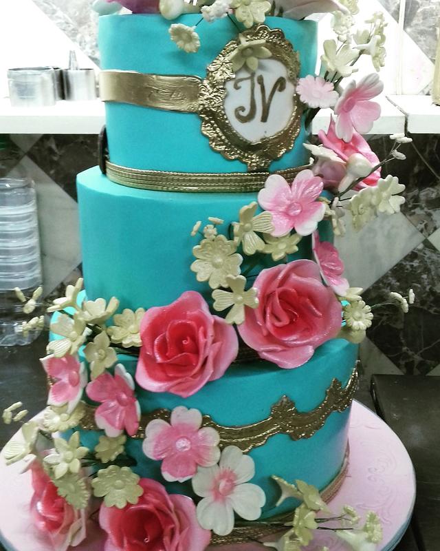 Blueandgold Wedding Cake Decorated Cake By Torta Ivanjica Cakesdecor 