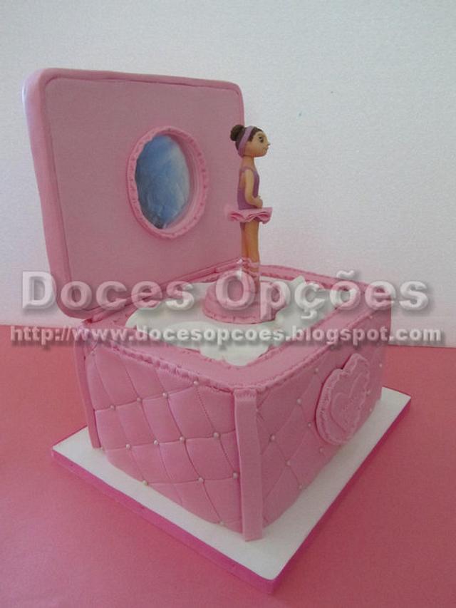 Cake music box