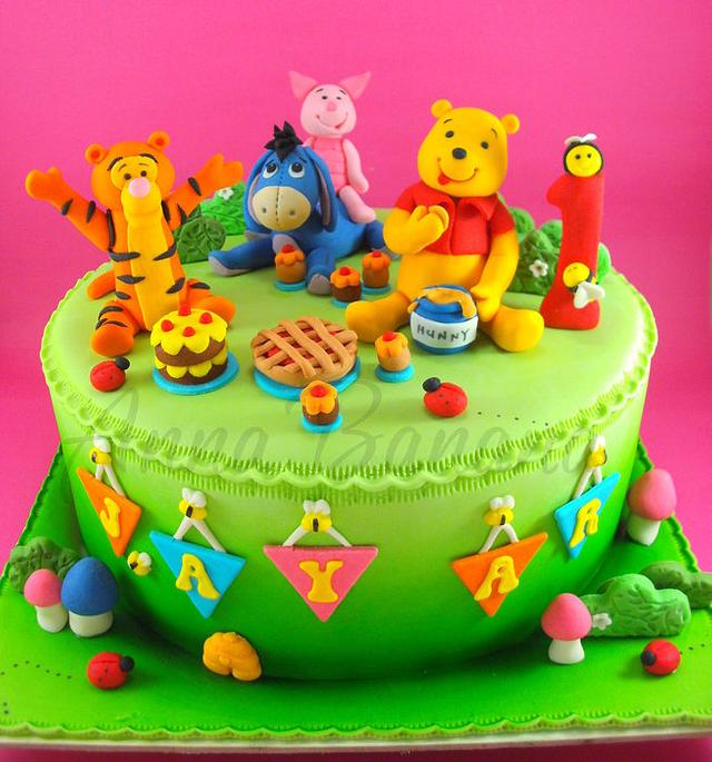 Pooh and Friends Picnic - Decorated Cake by anna_bananna - CakesDecor