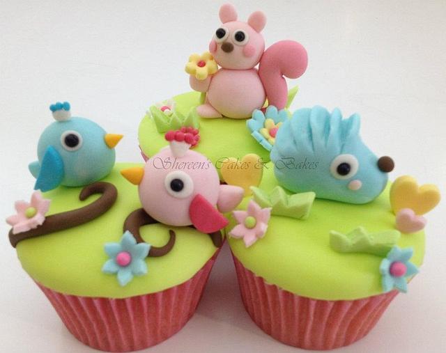 Owl themed cupcakes