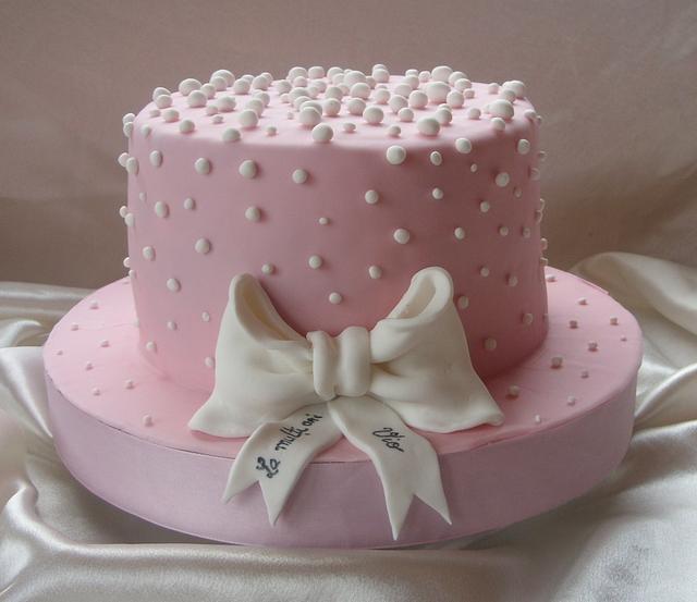 Pink Hat - Decorated Cake by Torturi de poveste - CakesDecor