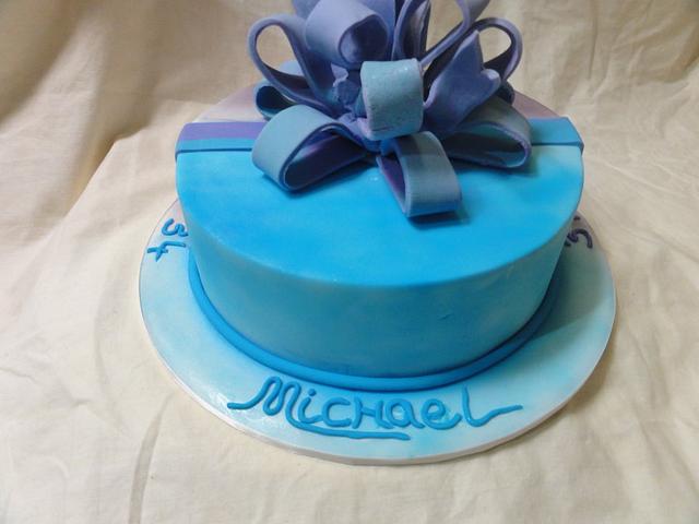 A Half And Half Cake For Twins Cake By Tegan Bennetts Cakesdecor