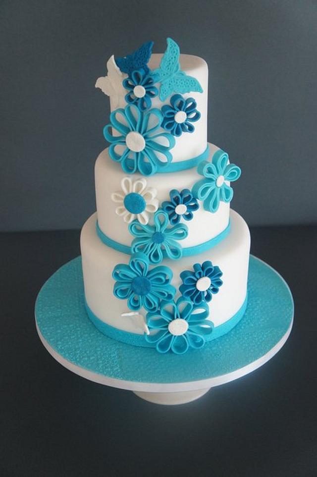 blu flowers - Decorated Cake by Alessandra - CakesDecor