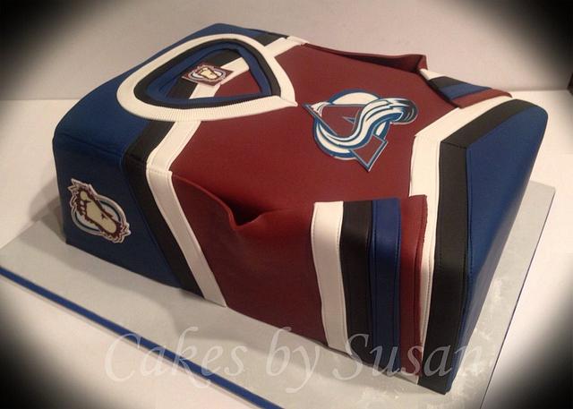 Avalanche jersey cake - Decorated Cake by Skmaestas - CakesDecor