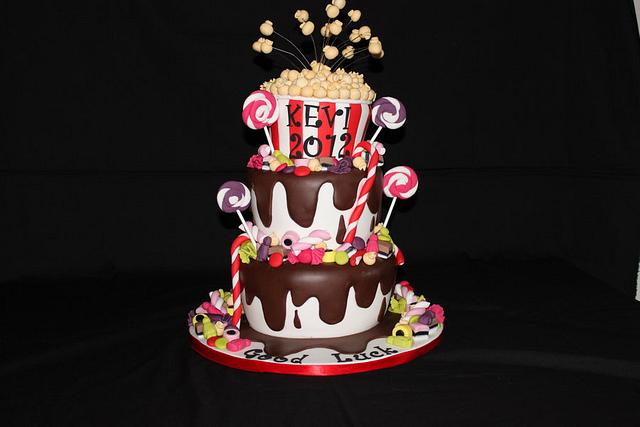 Prom Cake - Cake by Oggys - CakesDecor
