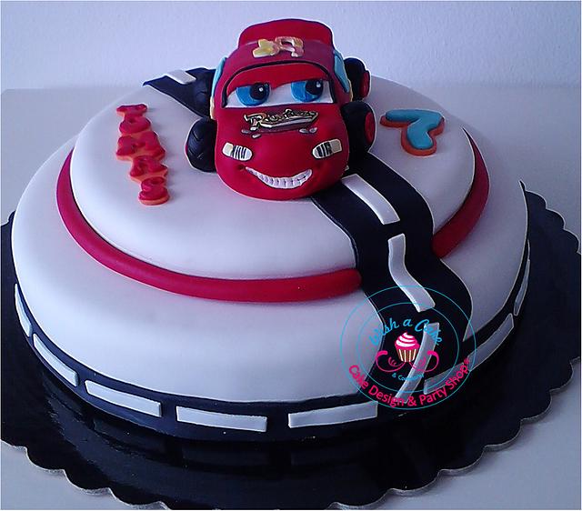 Lightning McQueen - Decorated Cake by Sara - WISH A CAKE - CakesDecor