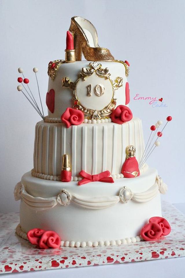 glitter and glamour cake Decorated Cake by Emmy CakesDecor