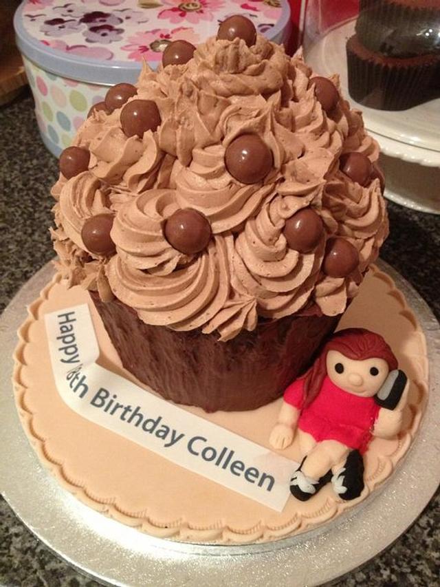 Cup Cake Delight Cake By Lace Cakes Swindon Cakesdecor