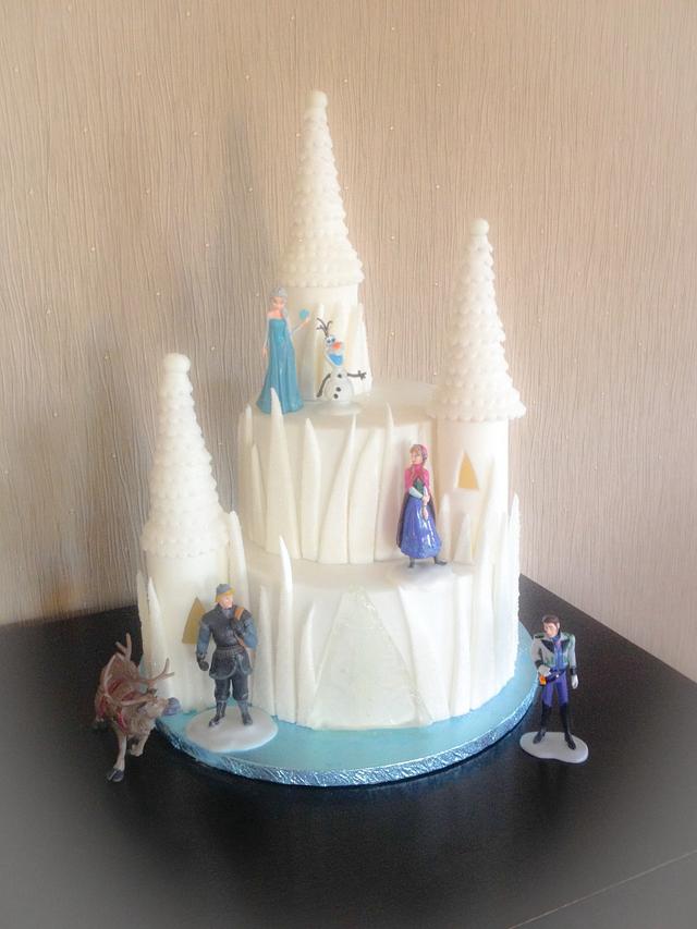 Frozen castle - Decorated Cake by Lisa Salerno - CakesDecor