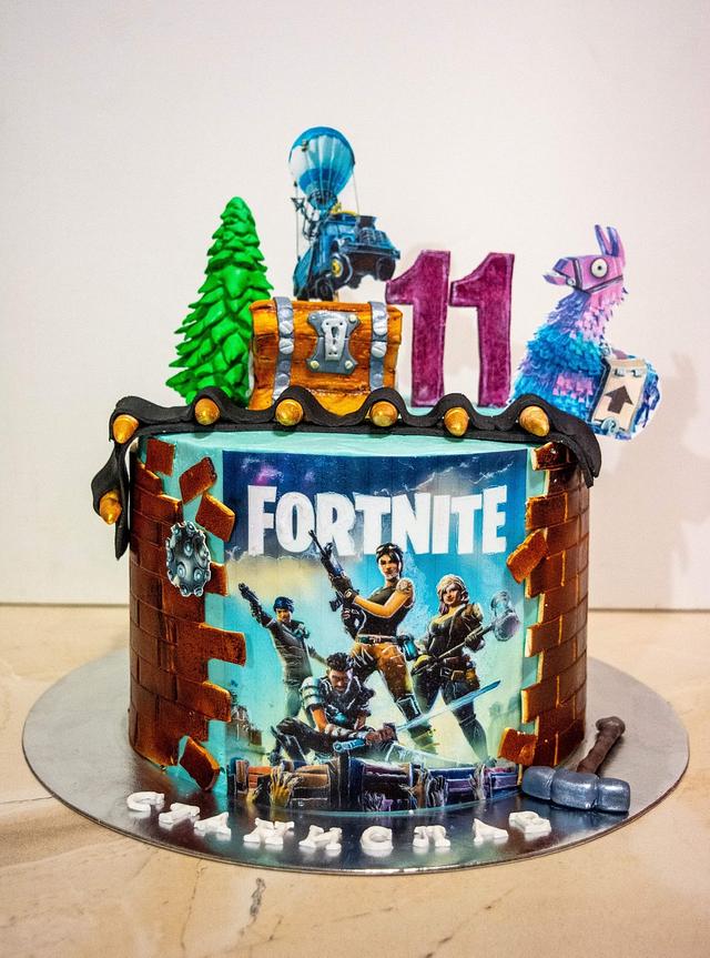 Fortnite cake - Decorated Cake by TortIva - CakesDecor