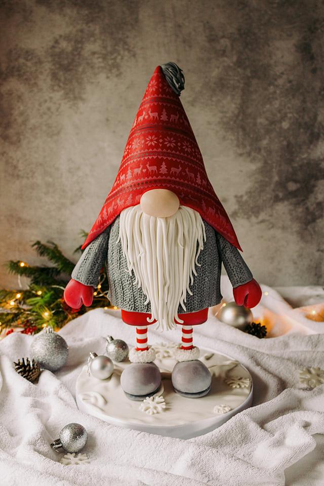 Christmas gnome - Decorated Cake by Dmytrii Puga - CakesDecor