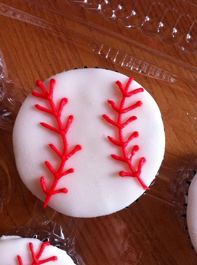 baseball cupcakes - Cake by Jen Scott - CakesDecor