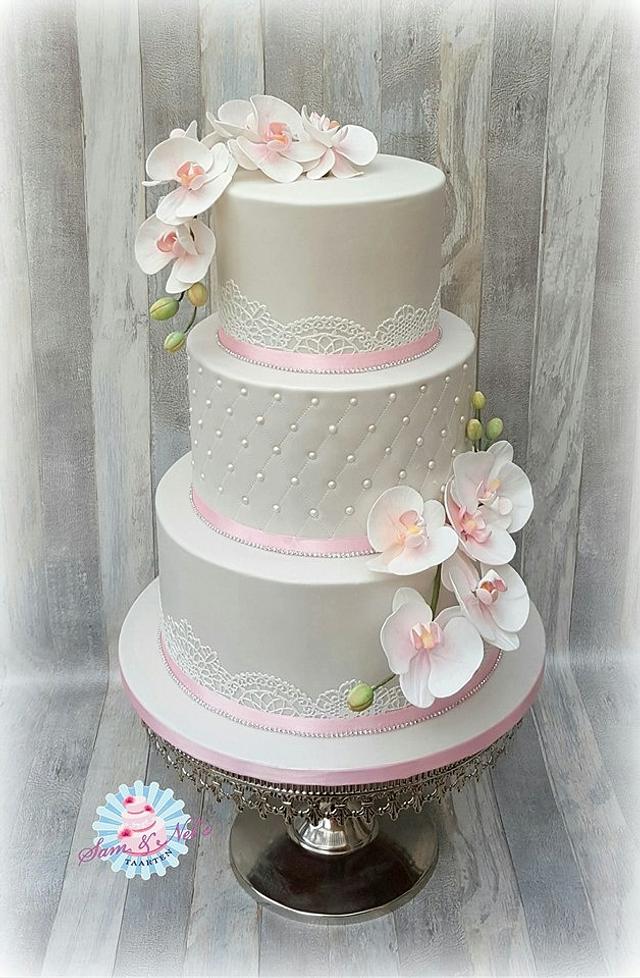 Weddingcake orchids - Decorated Cake by Sam & Nel's - CakesDecor