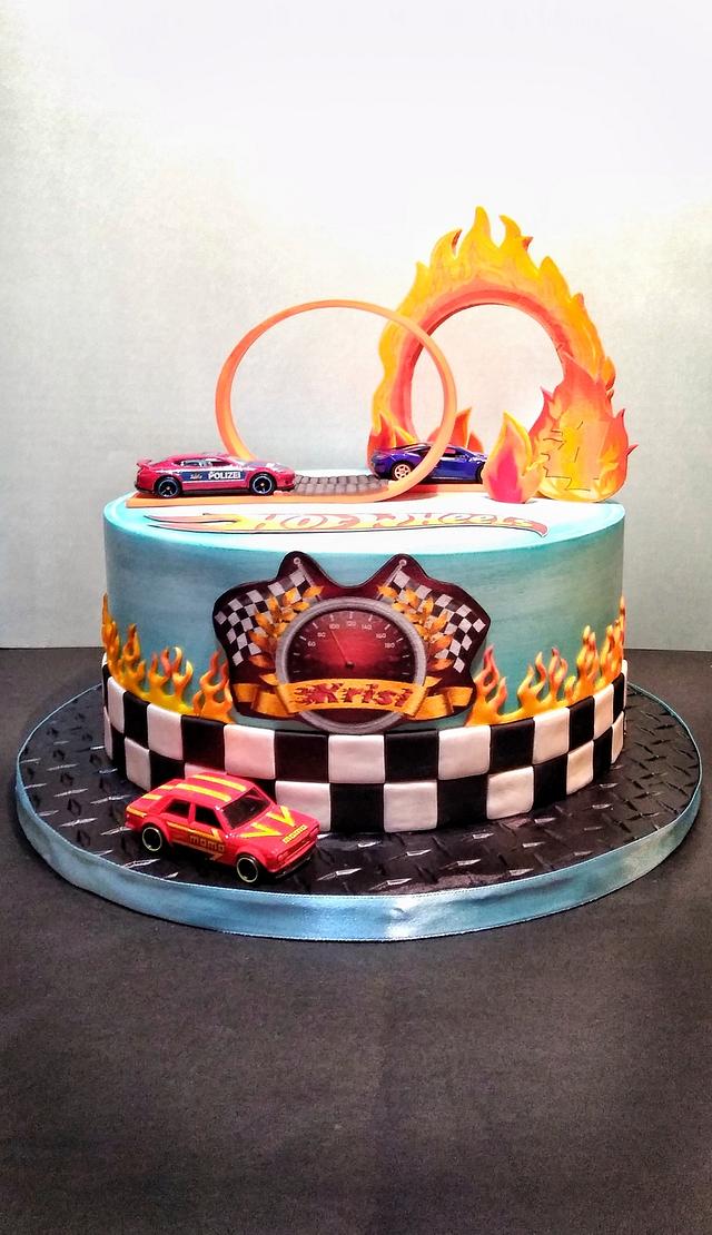 Hot Wheels - Decorated Cake by Dari Karafizieva - CakesDecor