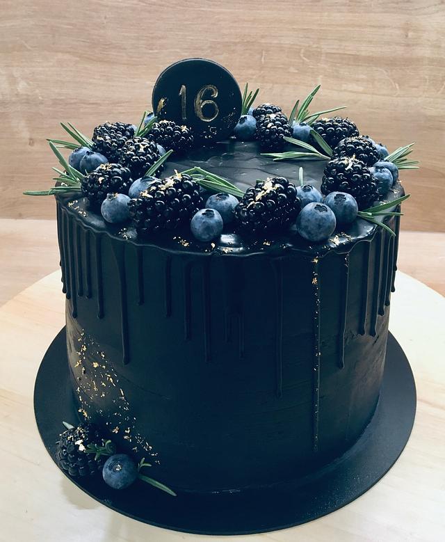 Black cake - Decorated Cake by VVDesserts - CakesDecor