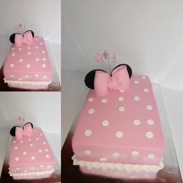 Mini mouse cake