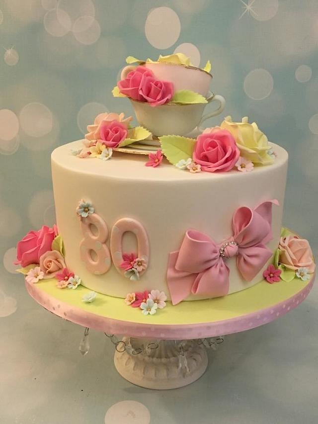 Teacups and roses - Decorated Cake by Shereen - CakesDecor