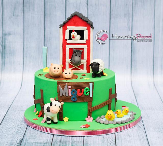 Barnyard Cake - Decorated Cake By Hummingbread - Cakesdecor