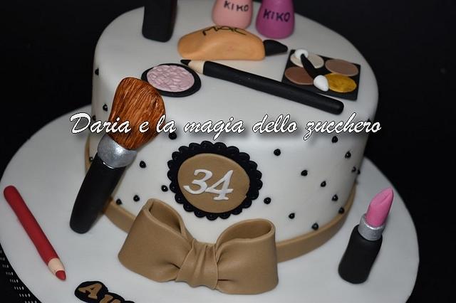 Make Up Cake Cake By Daria Albanese Cakesdecor