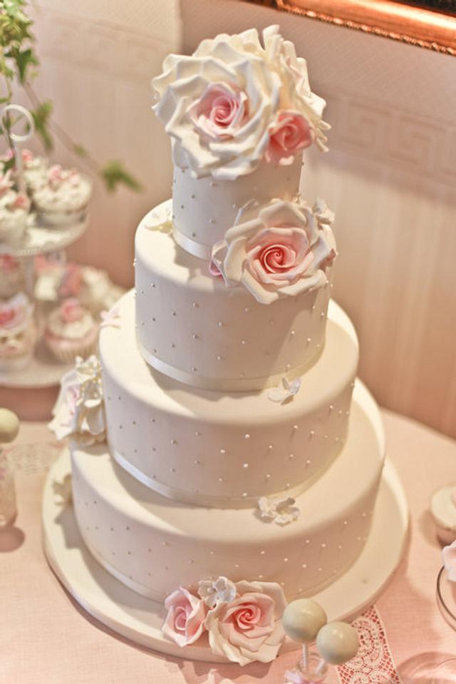 Vintage Wedding Cake - Decorated Cake by Vittoria - CakesDecor