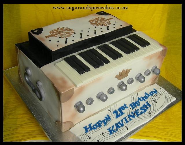 Harmonium Decorated Cake by Mel_SugarandSpiceCakes CakesDecor