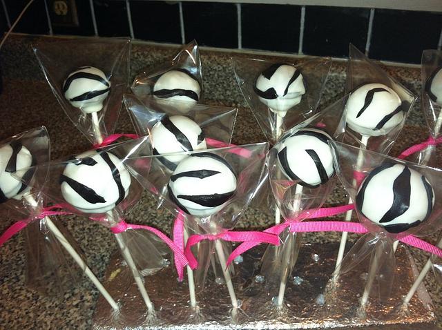 Zebra cupcakes & cake pops