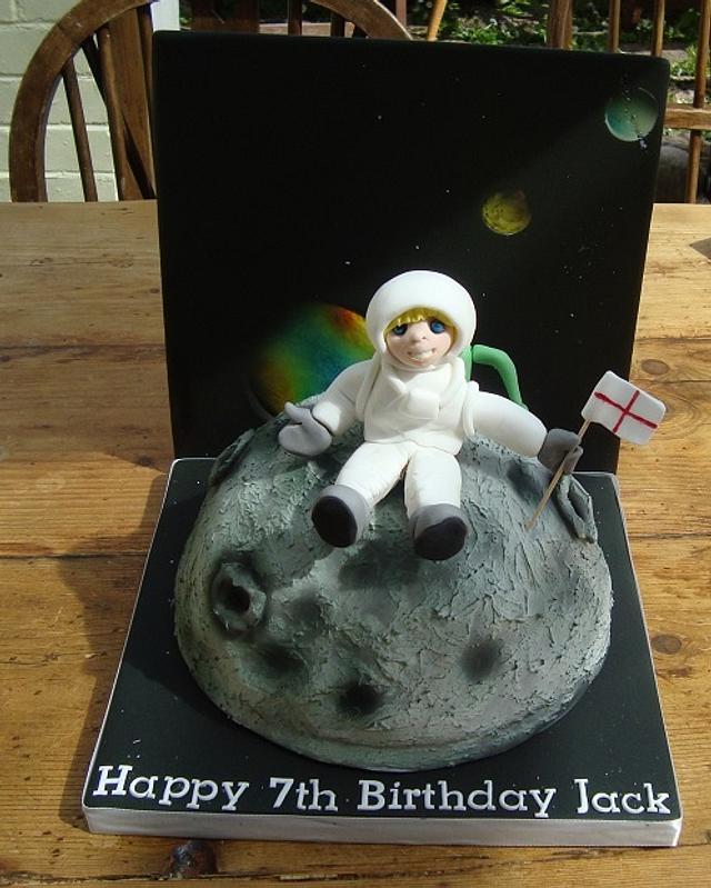 Space cake - Cake by ClearlyCake - CakesDecor