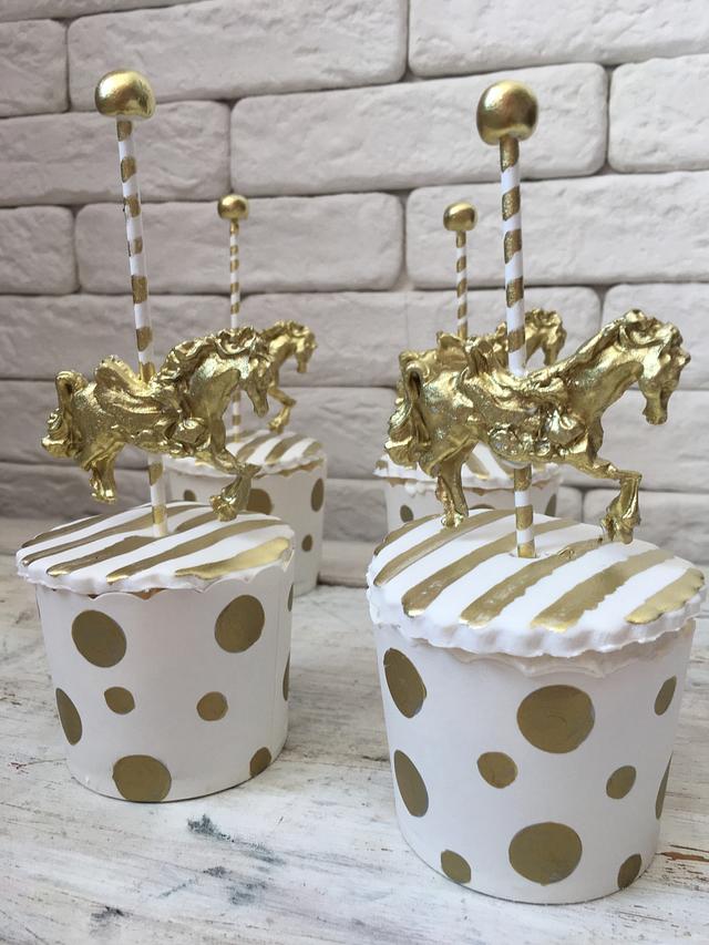 White Gold carousel party - Cake by Martina Encheva - CakesDecor