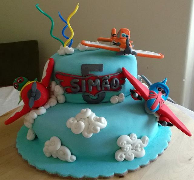 Planes - Decorated Cake by Gulodoces - CakesDecor