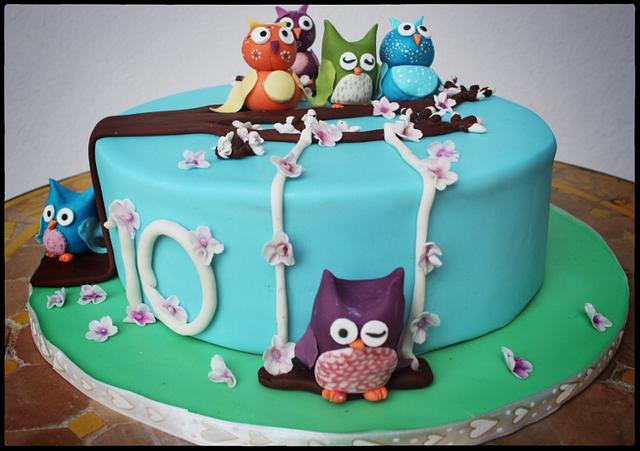 Owl Cake - Decorated Cake by Lamputigu - CakesDecor