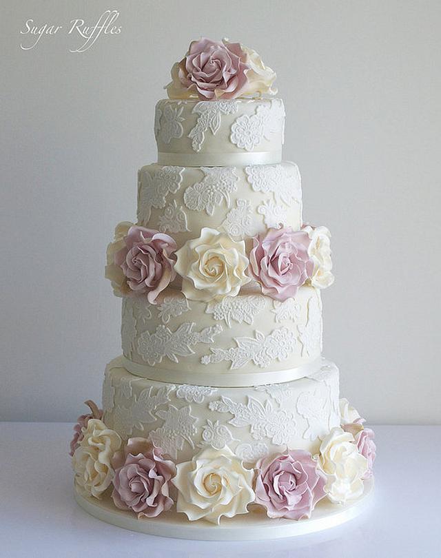 Lace wedding cake with cream & amnesia roses - Decorated - CakesDecor