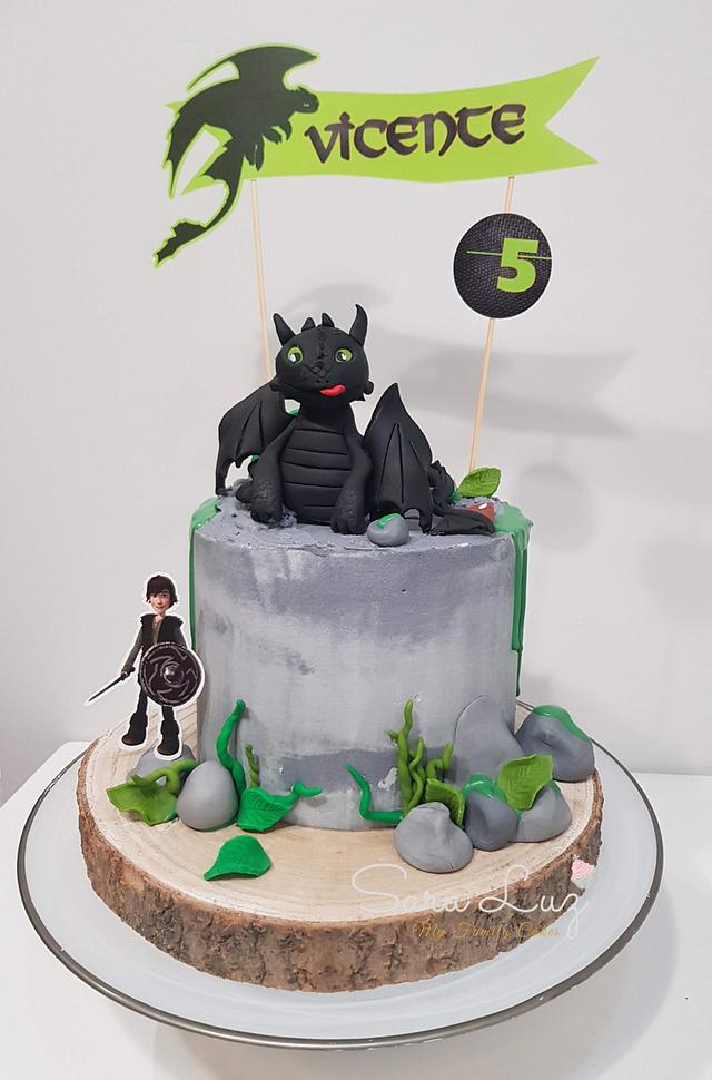 How to train your dragon cake Decorated Cake by Sara CakesDecor