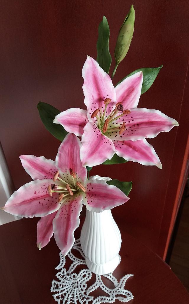 sugar paste stargazer lily Decorated Cake by Darina CakesDecor