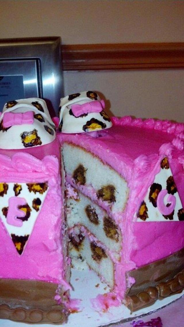 Leopard print inside and out) Cake by Laura CakesDecor