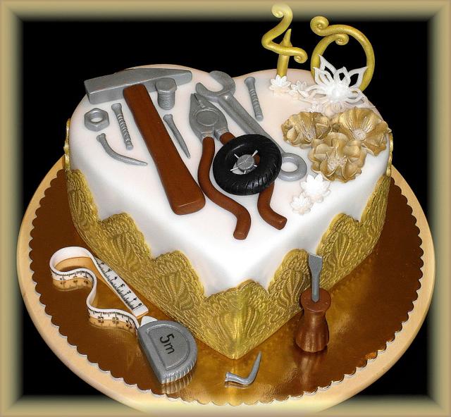 Tools for the handyman - Decorated Cake by Mischell - CakesDecor