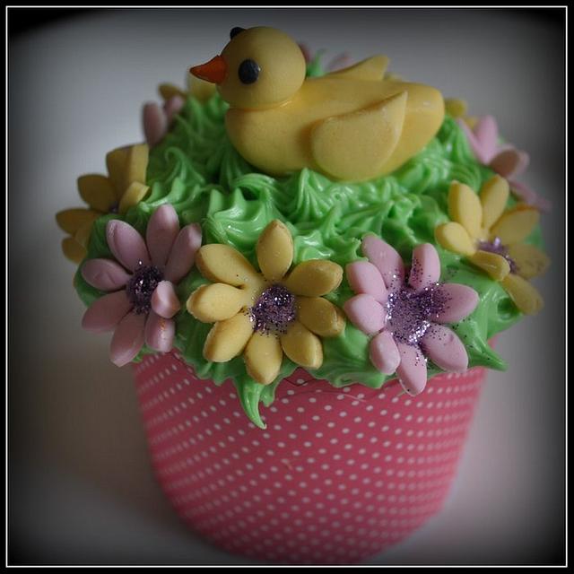 Easter duckling cupcake - Cake by sammy - CakesDecor