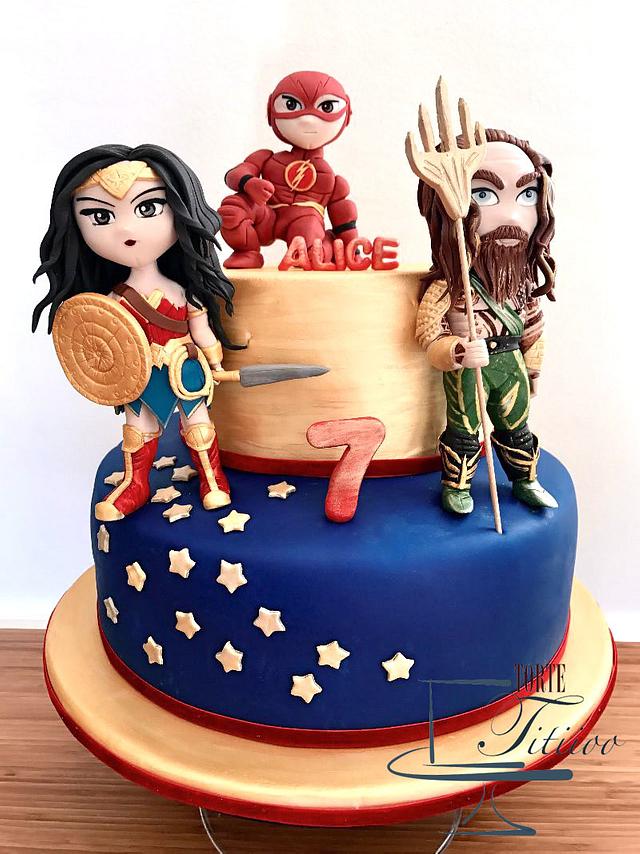 Justice league cake - Decorated Cake by Torte Titiioo - CakesDecor