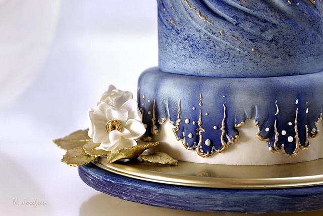 A blue cake - Cake by Neli - CakesDecor