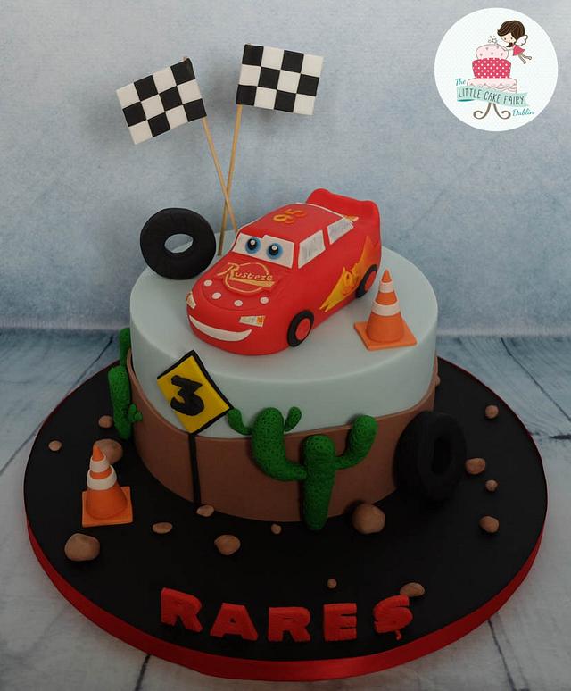 Cars/Lightning McQueen Cake - Decorated Cake by Little - CakesDecor