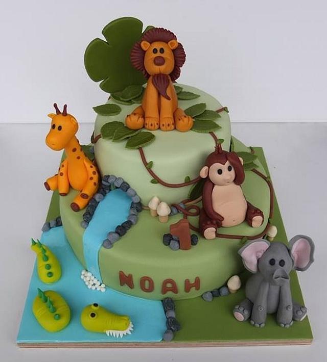 Jungle - Decorated Cake by CarineCR - CakesDecor