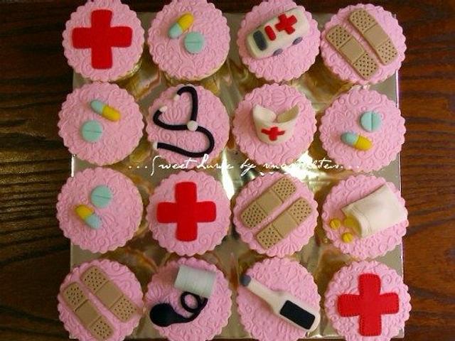 Nurse cupcakes - Cake by Najibah - CakesDecor