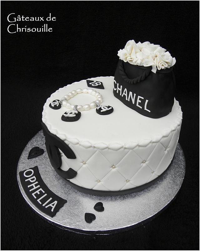 Chanel Cake Cake By Gateaux De Chrisouille Cakesdecor