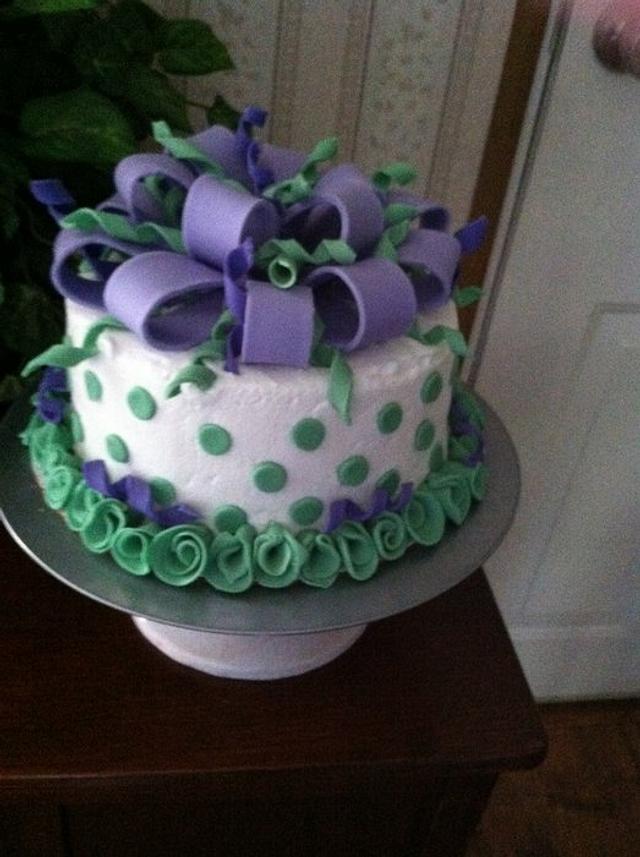 Big Bow cake and curlies
