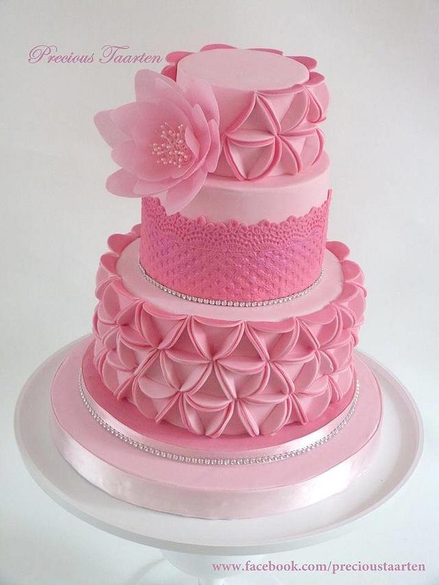 Jasmijn - Decorated Cake by Peggy ( Precious Taarten) - CakesDecor