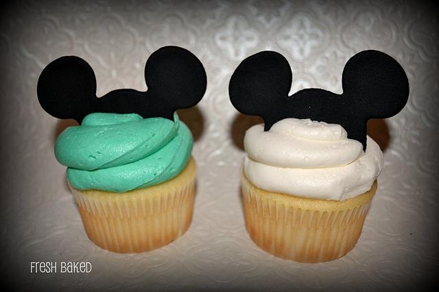 Mickey Mouse cupcake