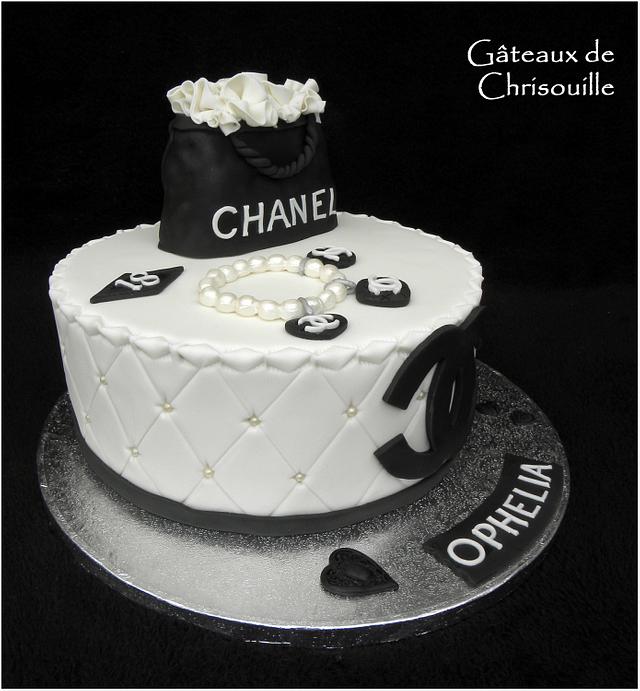 Chanel Cake Cake By Gateaux De Chrisouille Cakesdecor