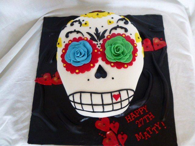 Skull cake - Decorated Cake by Gulnaz Mitchell - CakesDecor