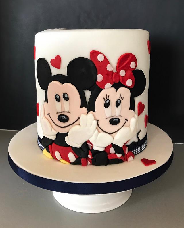 Mickey & Minnie - Decorated Cake by Dasa - CakesDecor