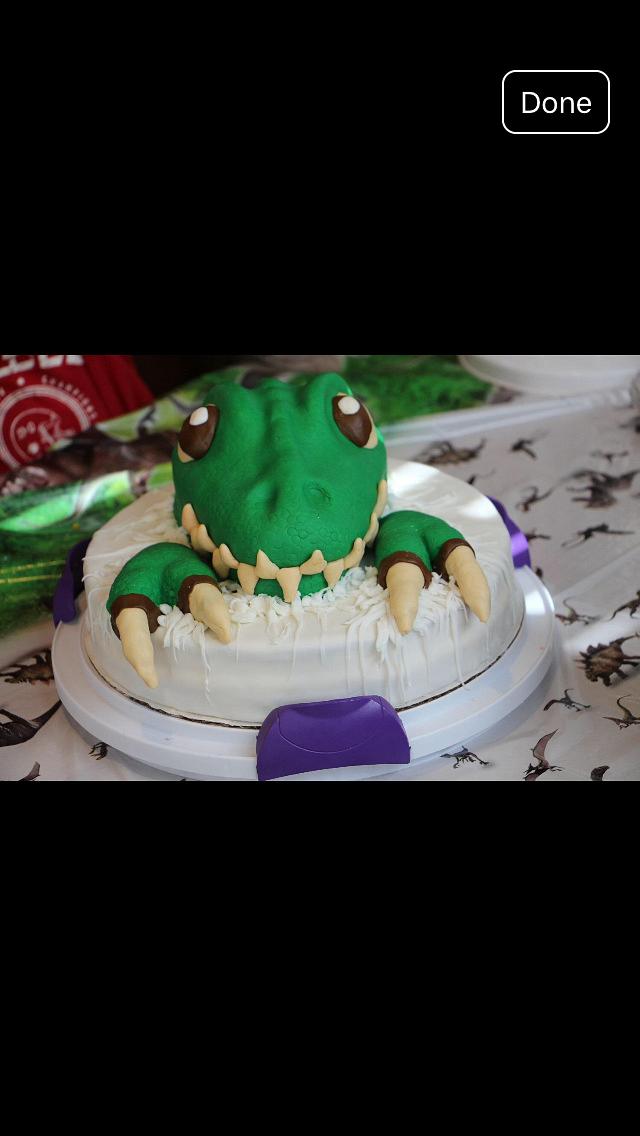 A dino cake - Decorated Cake by Daliuska - CakesDecor